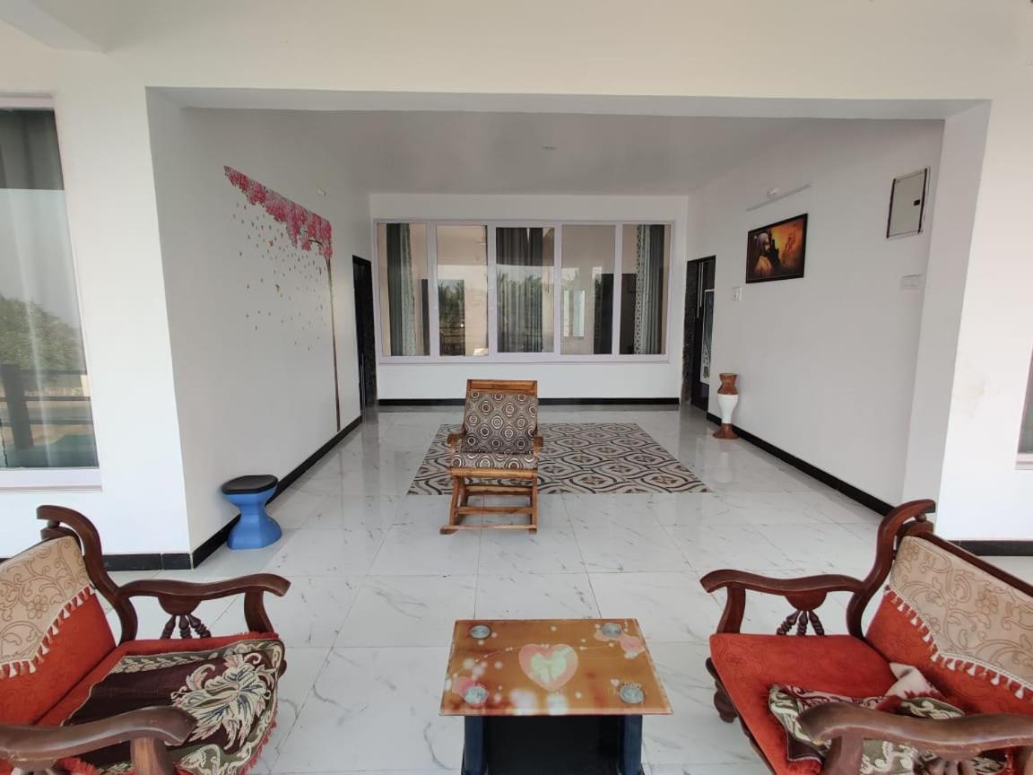 Sunshine Sea View Hotel Alibag Bagian luar foto