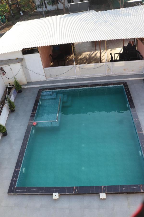 Sunshine Sea View Hotel Alibag Bagian luar foto