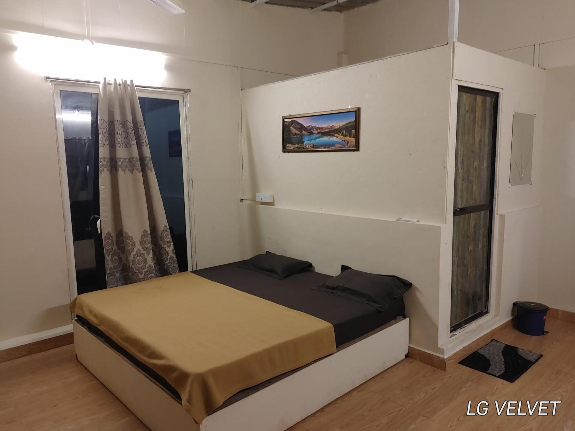 Sunshine Sea View Hotel Alibag Bagian luar foto