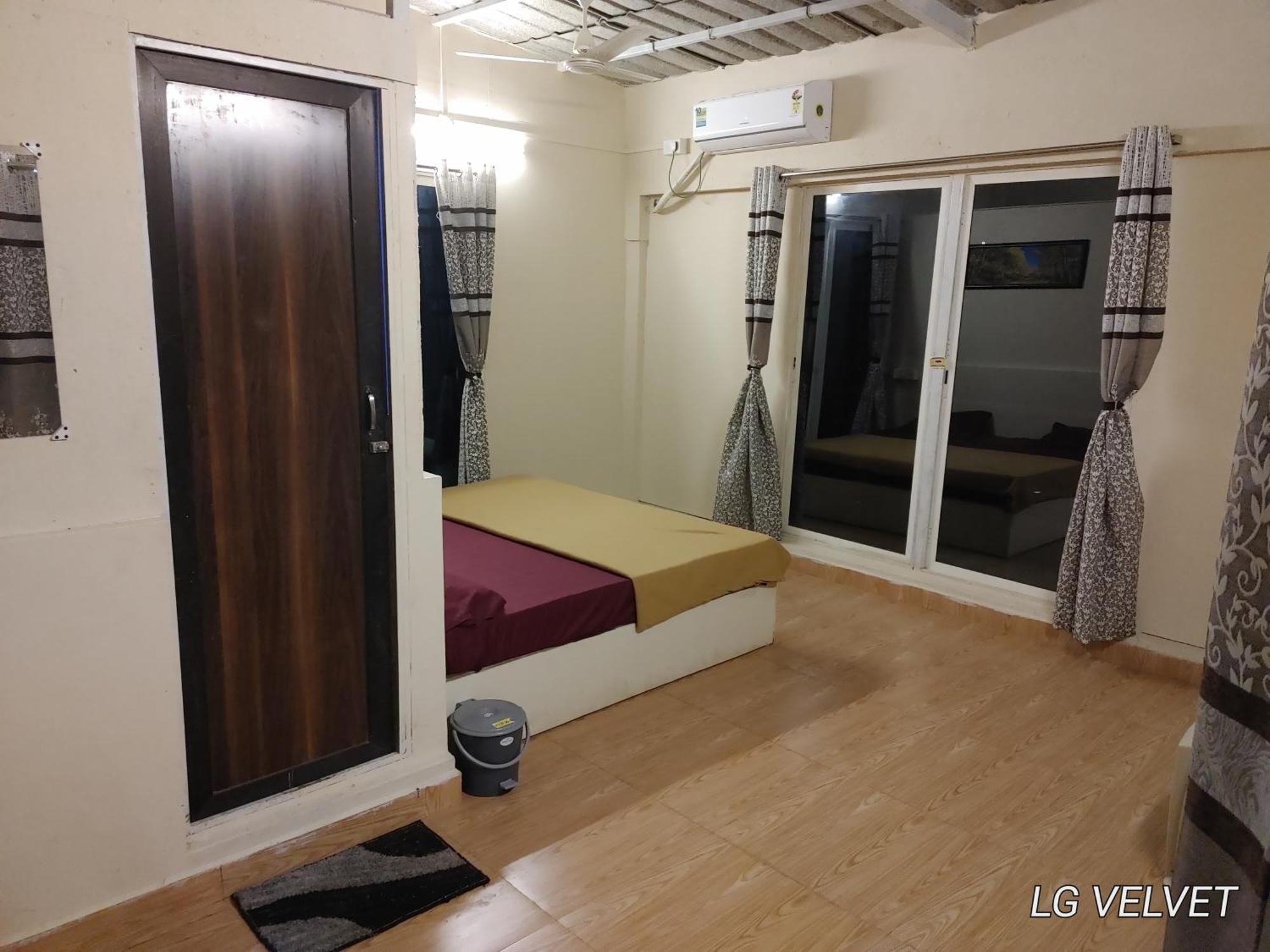 Sunshine Sea View Hotel Alibag Bagian luar foto