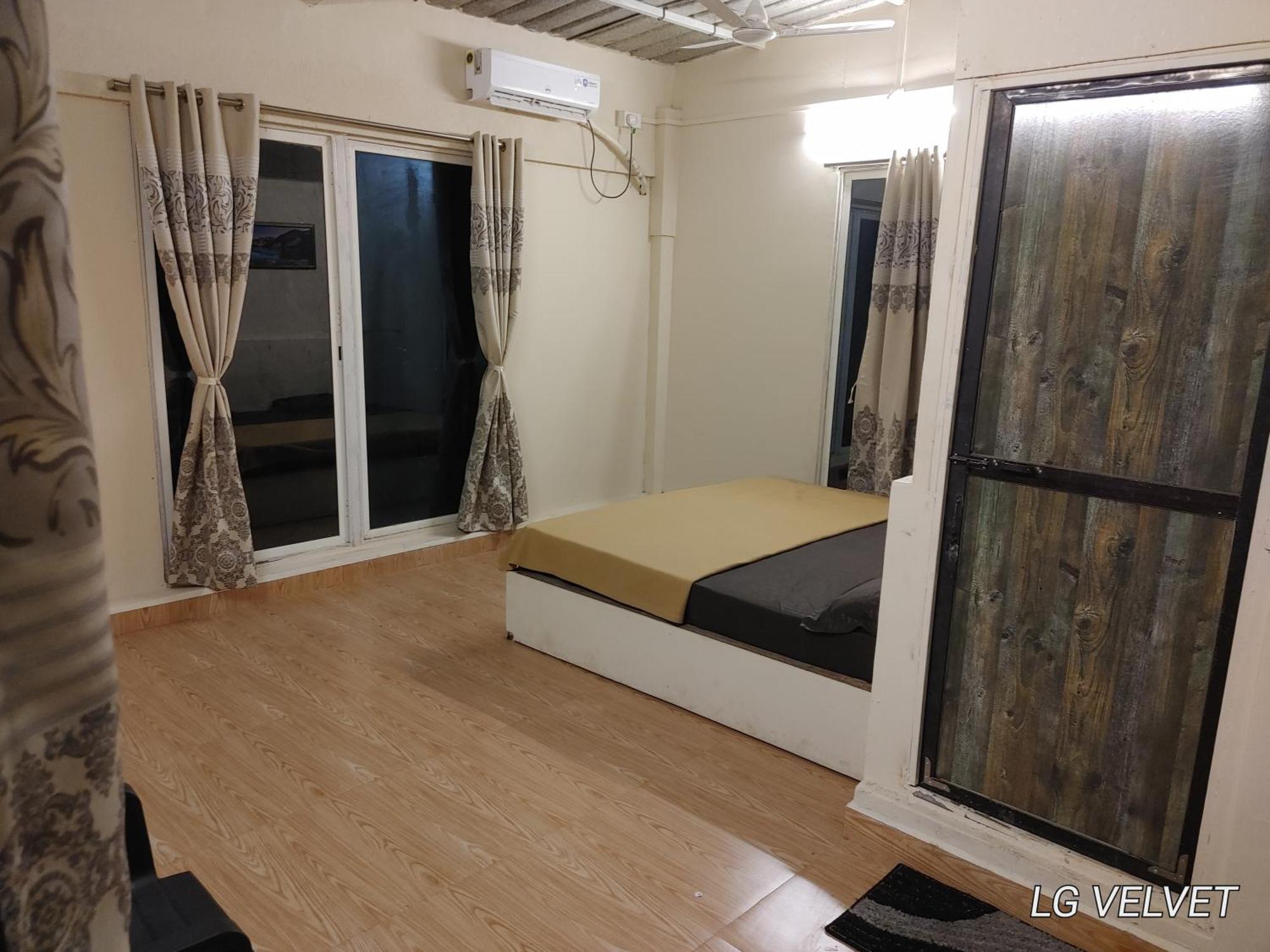 Sunshine Sea View Hotel Alibag Bagian luar foto